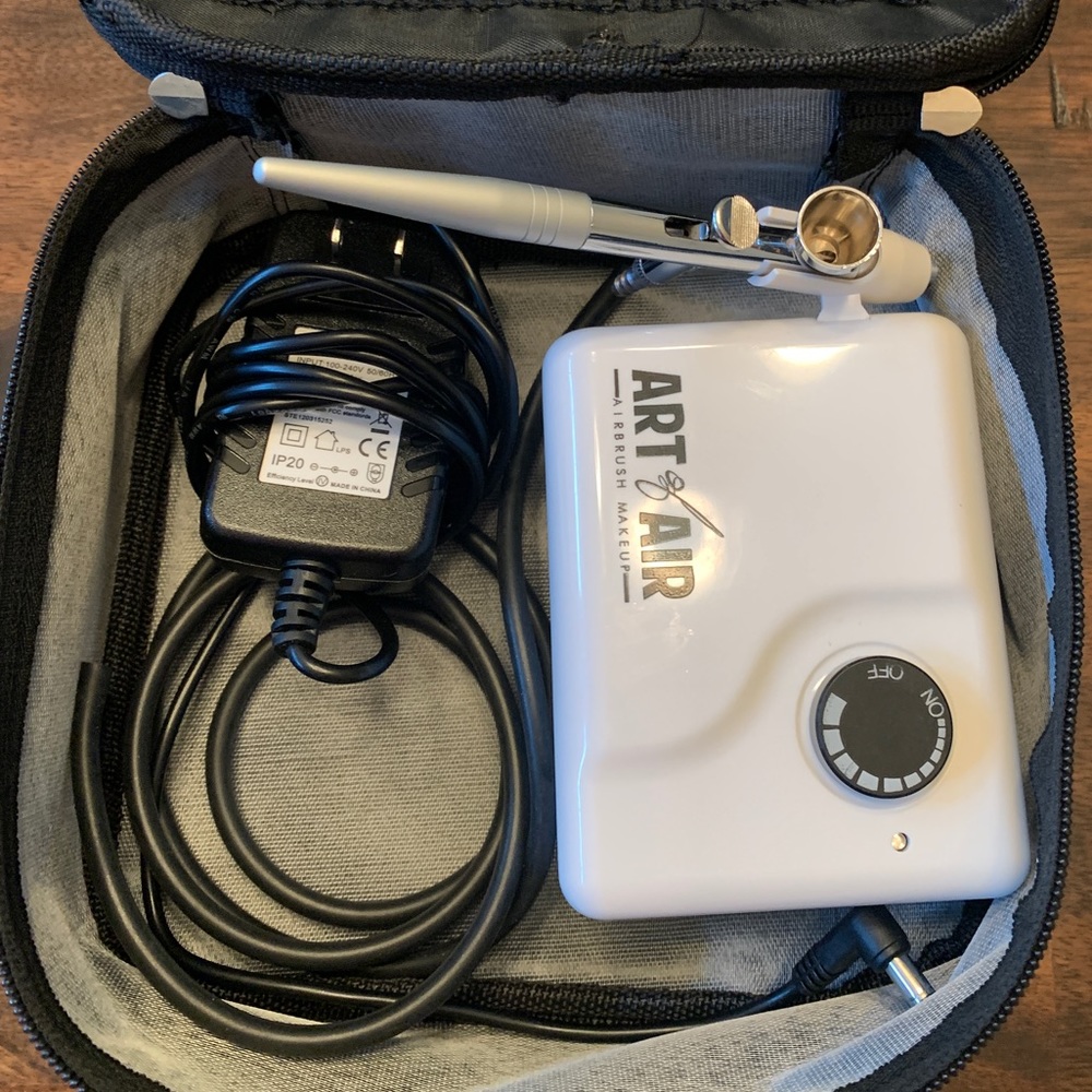 Make up Airbrush kit Art of Air. Like new!